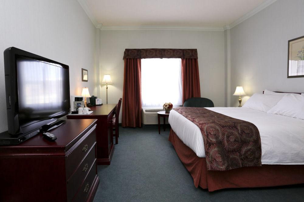 The Bridgeport Inn Fort Mcmurray Eksteriør billede