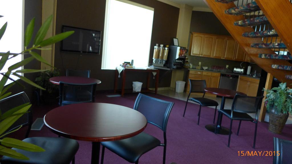 The Bridgeport Inn Fort Mcmurray Eksteriør billede